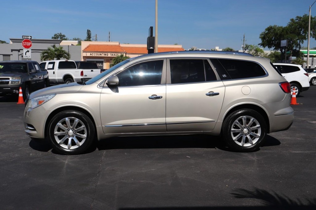 Buick Enclave Vehicle Full-screen Gallery Image 04