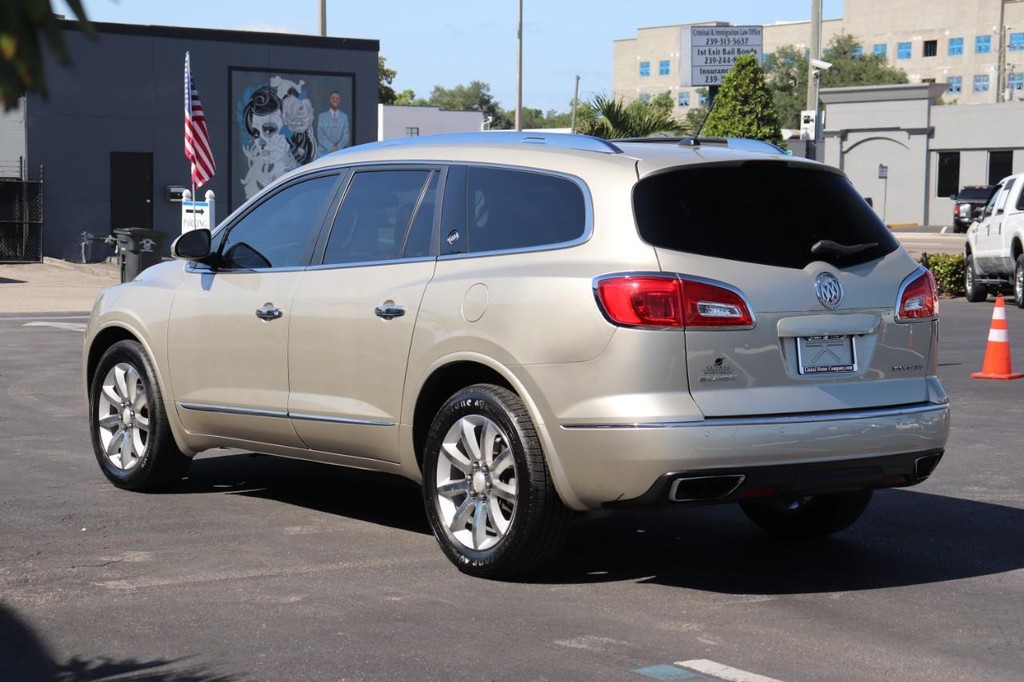 Buick Enclave Vehicle Full-screen Gallery Image 06