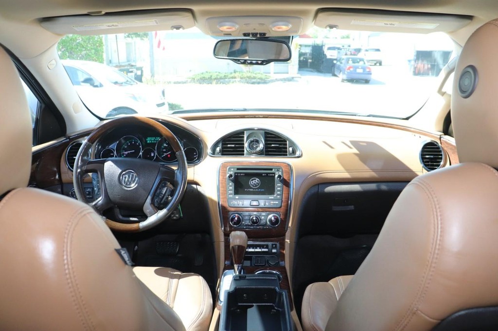 Buick Enclave Vehicle Full-screen Gallery Image 26