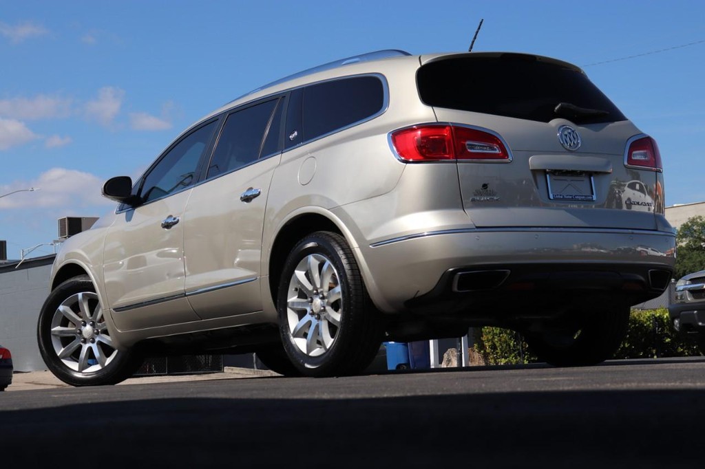 Buick Enclave Vehicle Full-screen Gallery Image 28