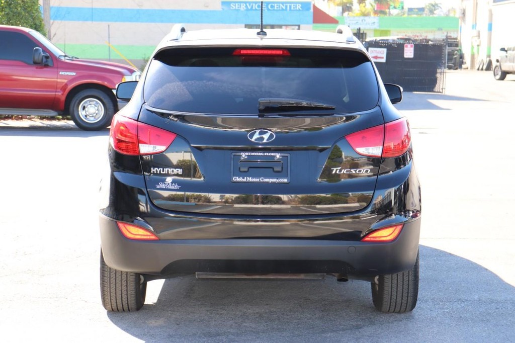 Hyundai Tucson Vehicle Full-screen Gallery Image 07