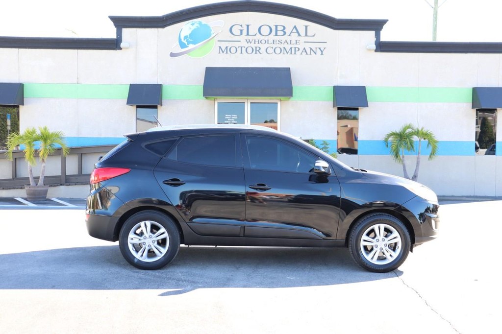 Hyundai Tucson Vehicle Full-screen Gallery Image 09
