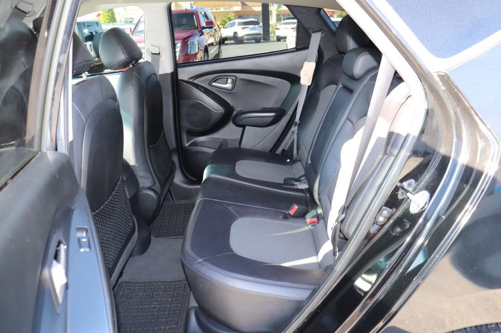 Hyundai Tucson Vehicle Full-screen Gallery Image 15
