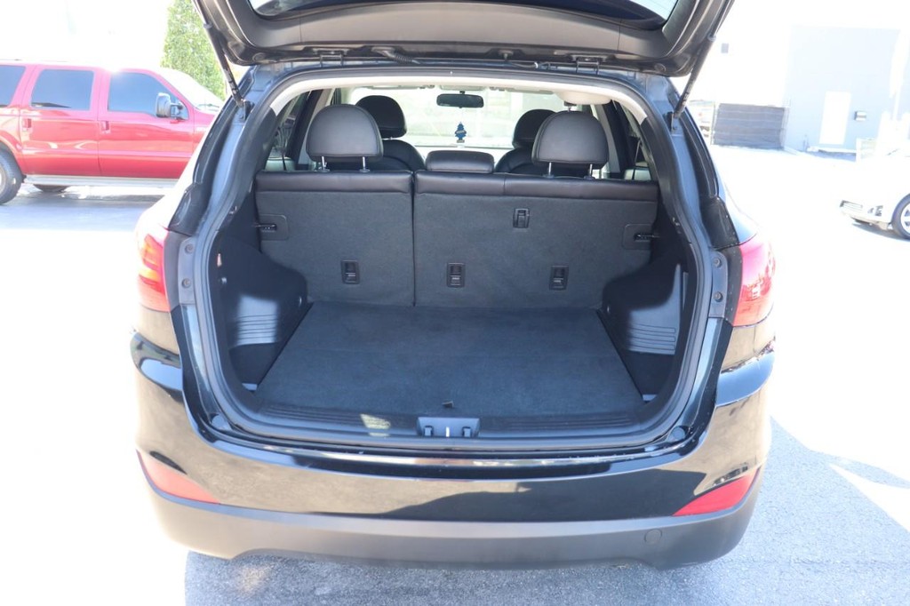 Hyundai Tucson Vehicle Full-screen Gallery Image 17