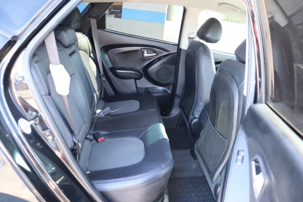 Hyundai Tucson Vehicle Full-screen Gallery Image 19