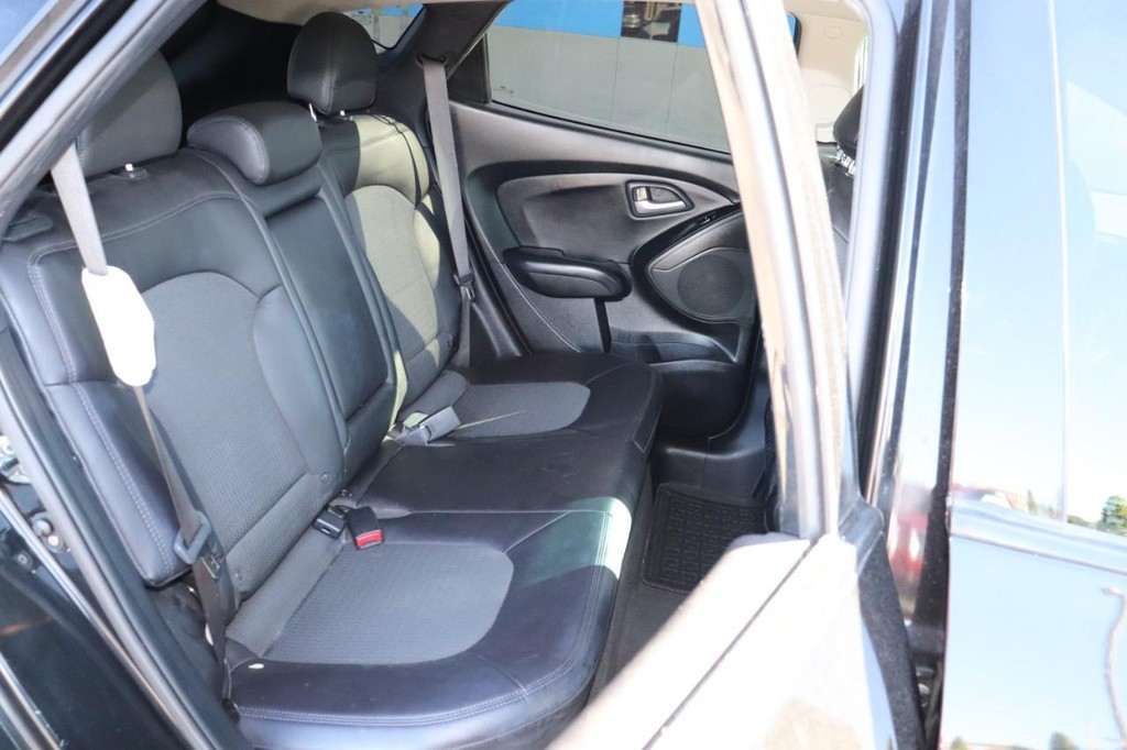 Hyundai Tucson Vehicle Full-screen Gallery Image 20