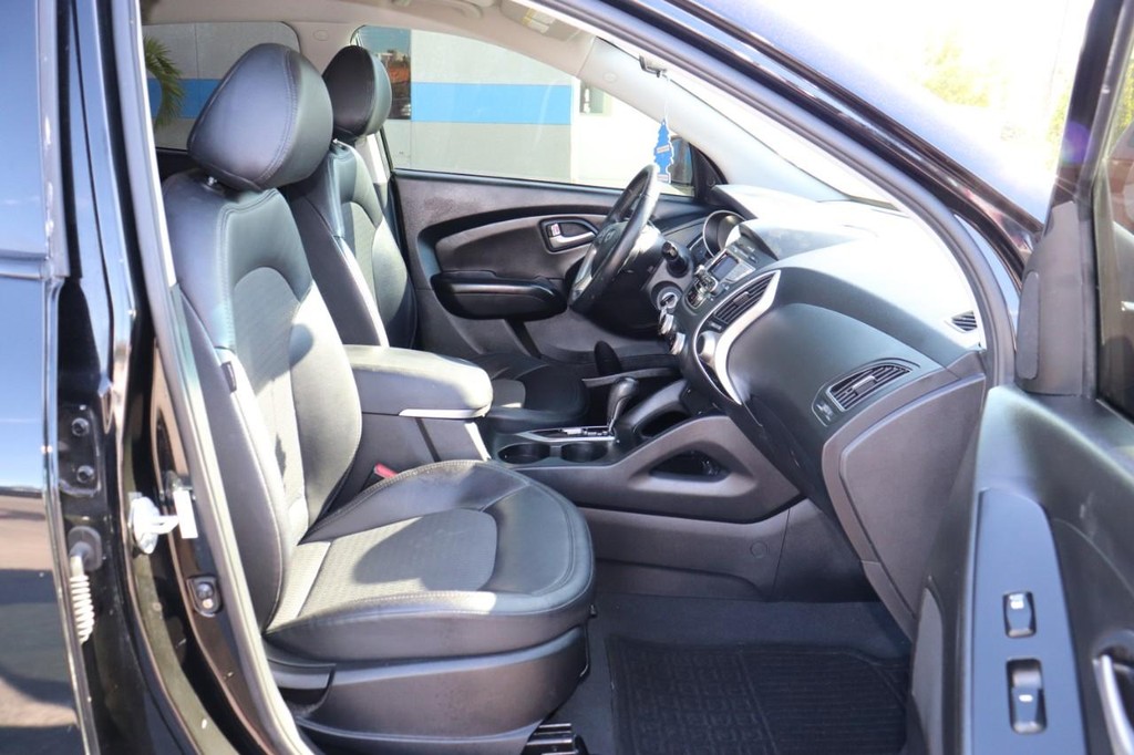 Hyundai Tucson Vehicle Full-screen Gallery Image 22