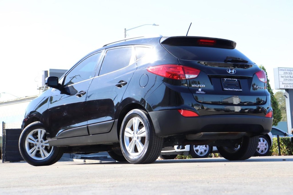 Hyundai Tucson Vehicle Full-screen Gallery Image 27