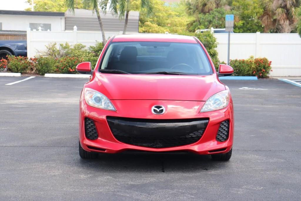 Mazda Mazda3 Sedan Vehicle Full-screen Gallery Image 02