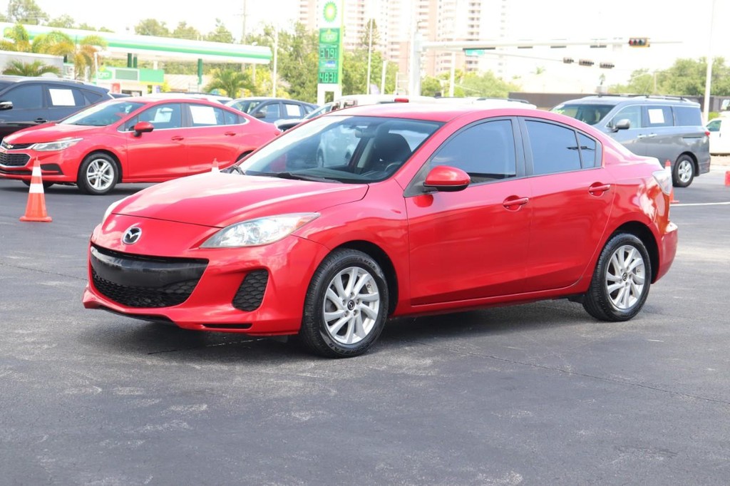 Mazda Mazda3 Sedan Vehicle Full-screen Gallery Image 03