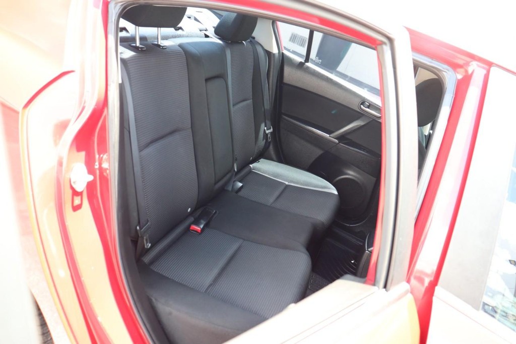 Mazda Mazda3 Sedan Vehicle Full-screen Gallery Image 20
