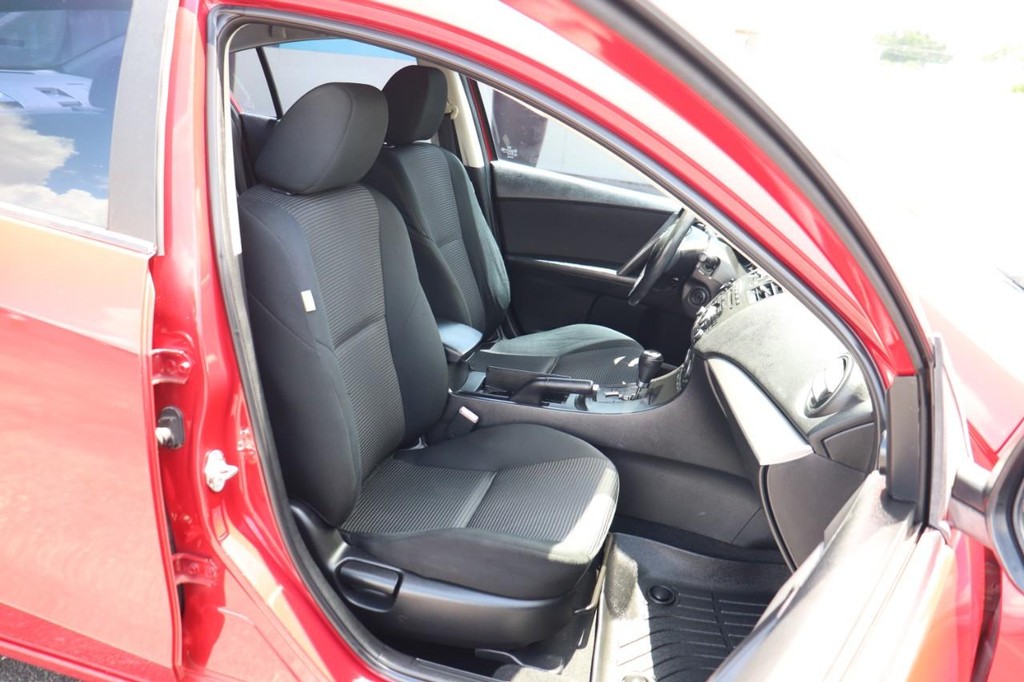 Mazda Mazda3 Sedan Vehicle Full-screen Gallery Image 23