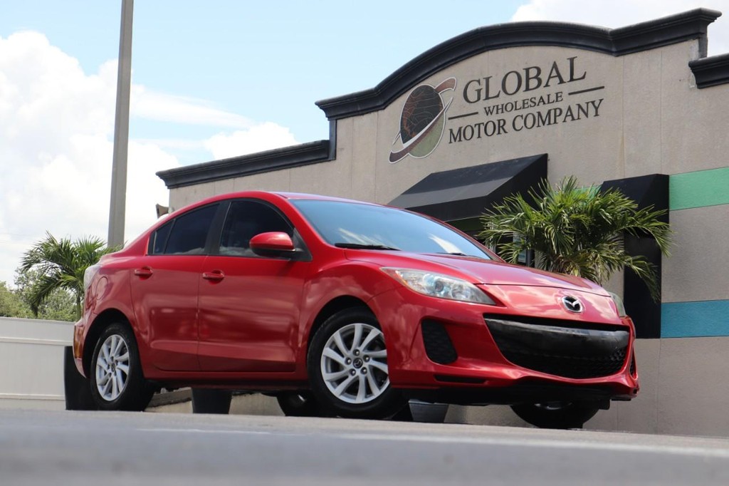 Mazda Mazda3 Sedan Vehicle Full-screen Gallery Image 26