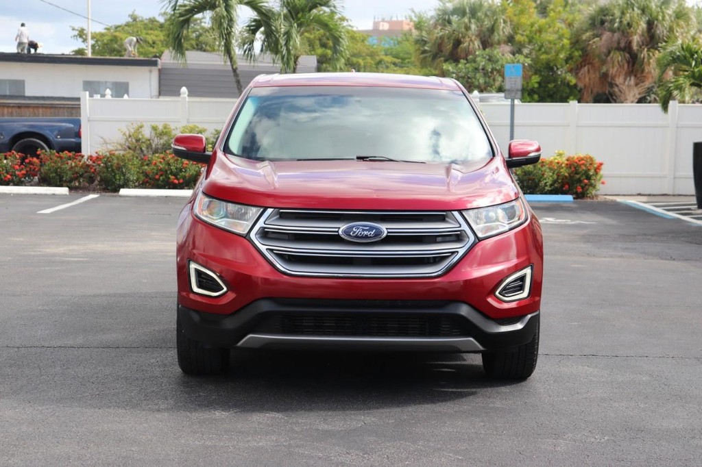 Ford Edge Vehicle Full-screen Gallery Image 02