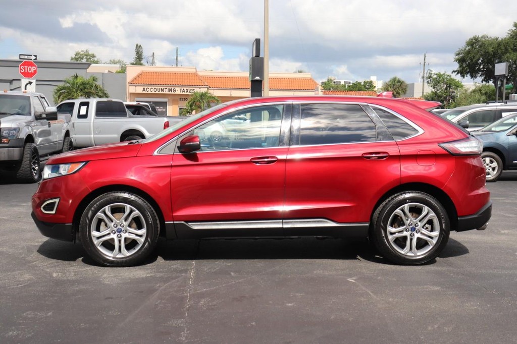 Ford Edge Vehicle Full-screen Gallery Image 04