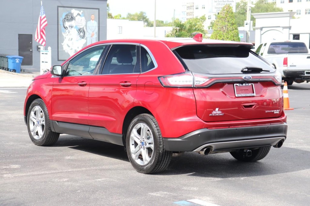 Ford Edge Vehicle Full-screen Gallery Image 06