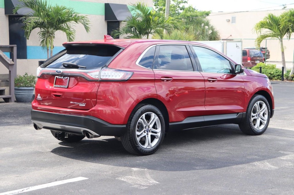 Ford Edge Vehicle Full-screen Gallery Image 08