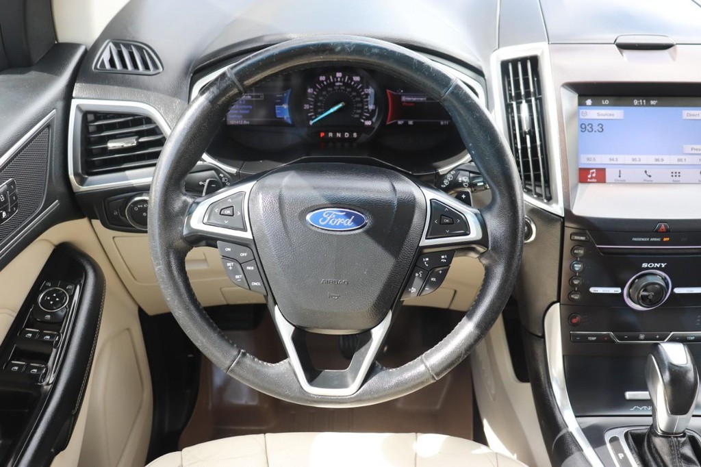 Ford Edge Vehicle Full-screen Gallery Image 24