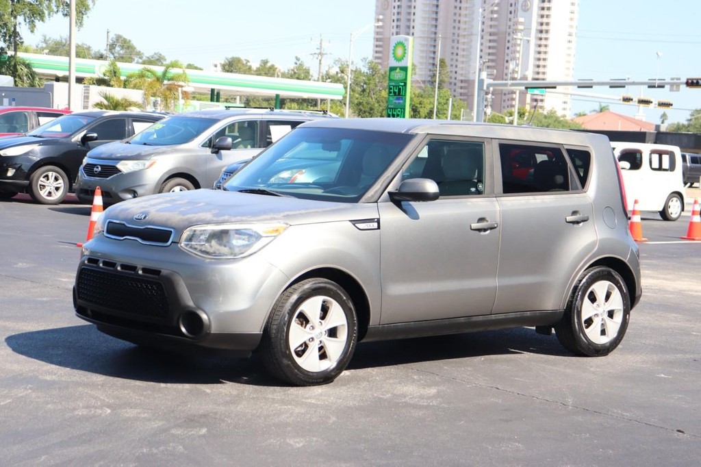 Kia Soul Vehicle Full-screen Gallery Image 03