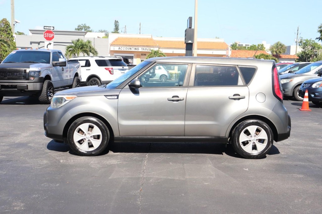 Kia Soul Vehicle Full-screen Gallery Image 04