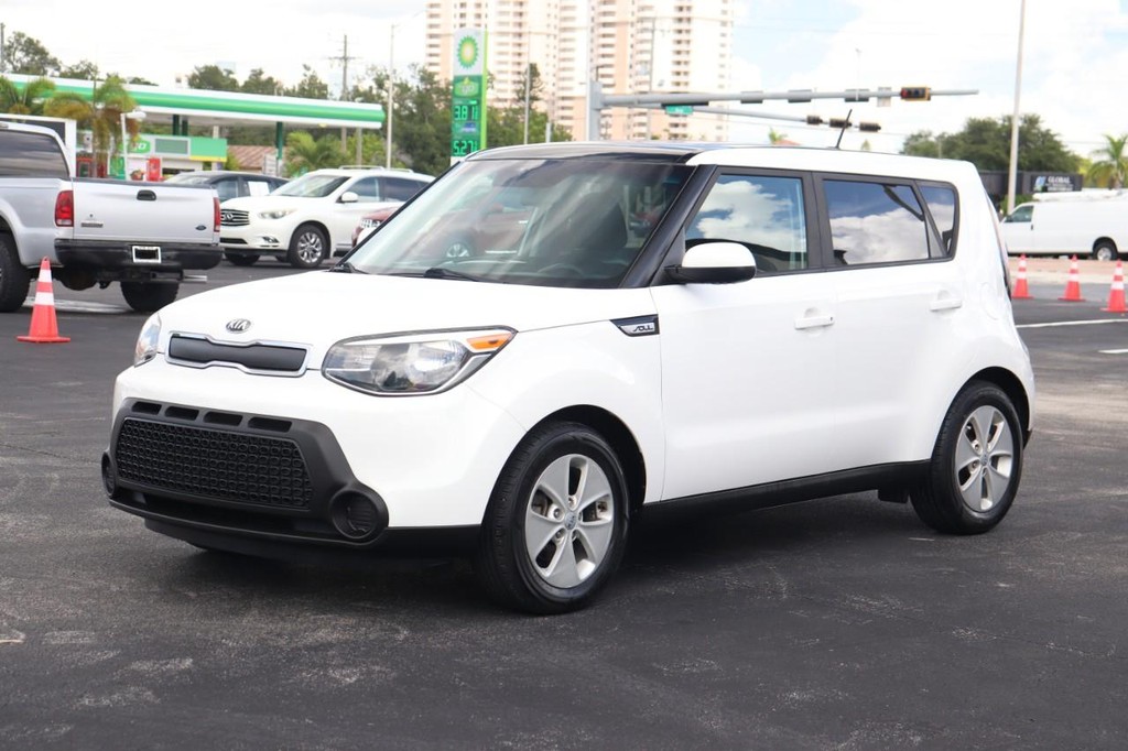 Kia Soul Vehicle Full-screen Gallery Image 03