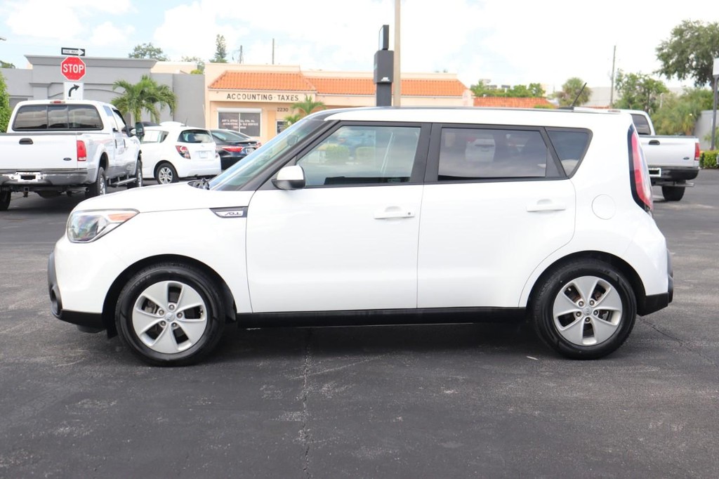 Kia Soul Vehicle Full-screen Gallery Image 04