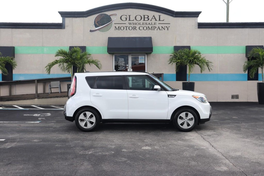 Kia Soul Vehicle Full-screen Gallery Image 09