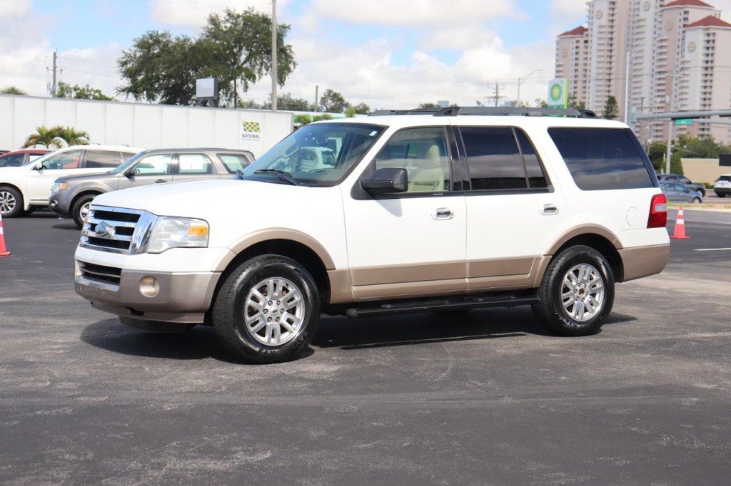 Ford Expedition Vehicle Full-screen Gallery Image 03