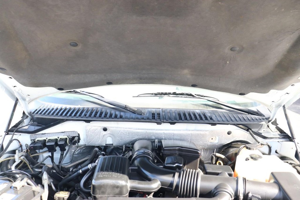 Ford Expedition Vehicle Full-screen Gallery Image 10