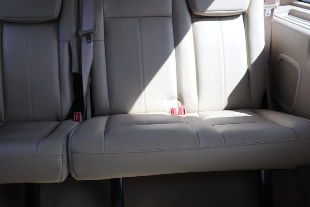 Ford Expedition Vehicle Full-screen Gallery Image 24