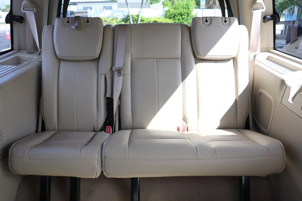 Ford Expedition Vehicle Full-screen Gallery Image 25