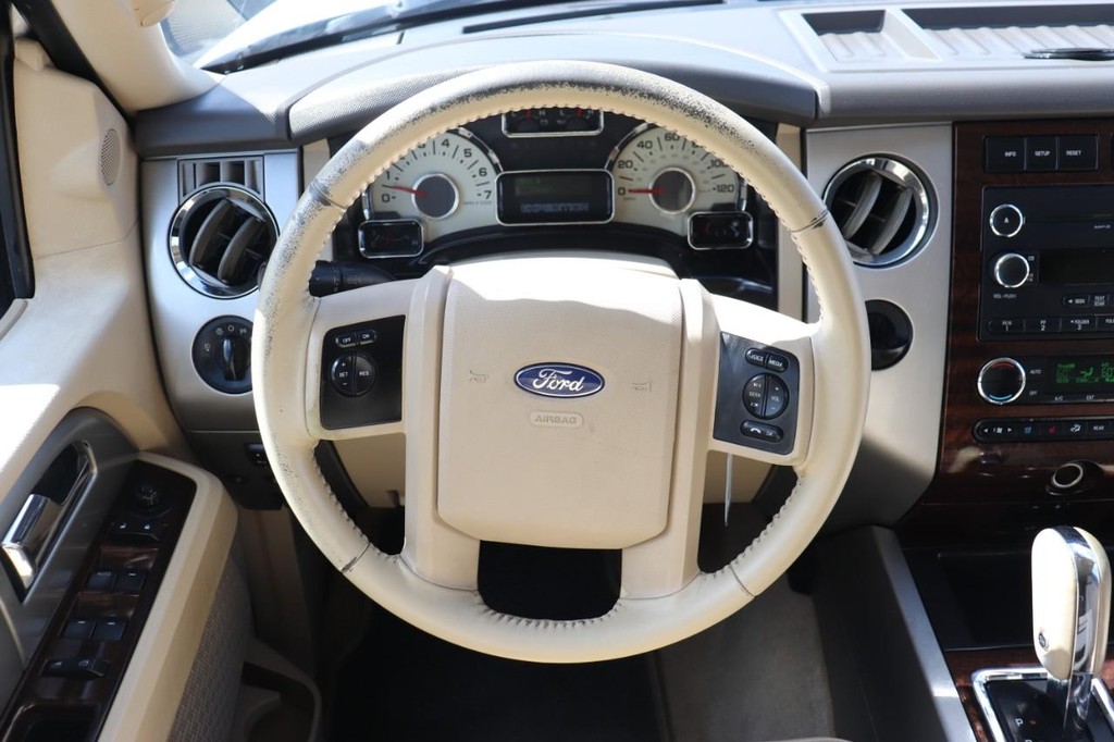 Ford Expedition Vehicle Full-screen Gallery Image 26