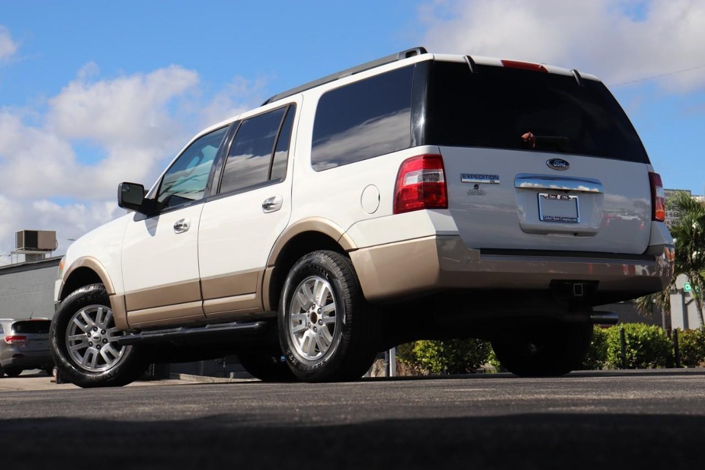 Ford Expedition Vehicle Full-screen Gallery Image 29