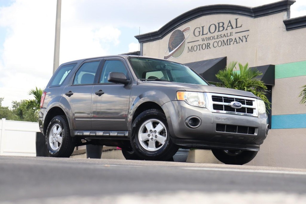 Ford Escape Vehicle Full-screen Gallery Image 26