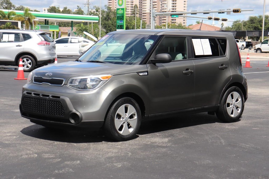 Kia Soul Vehicle Full-screen Gallery Image 03