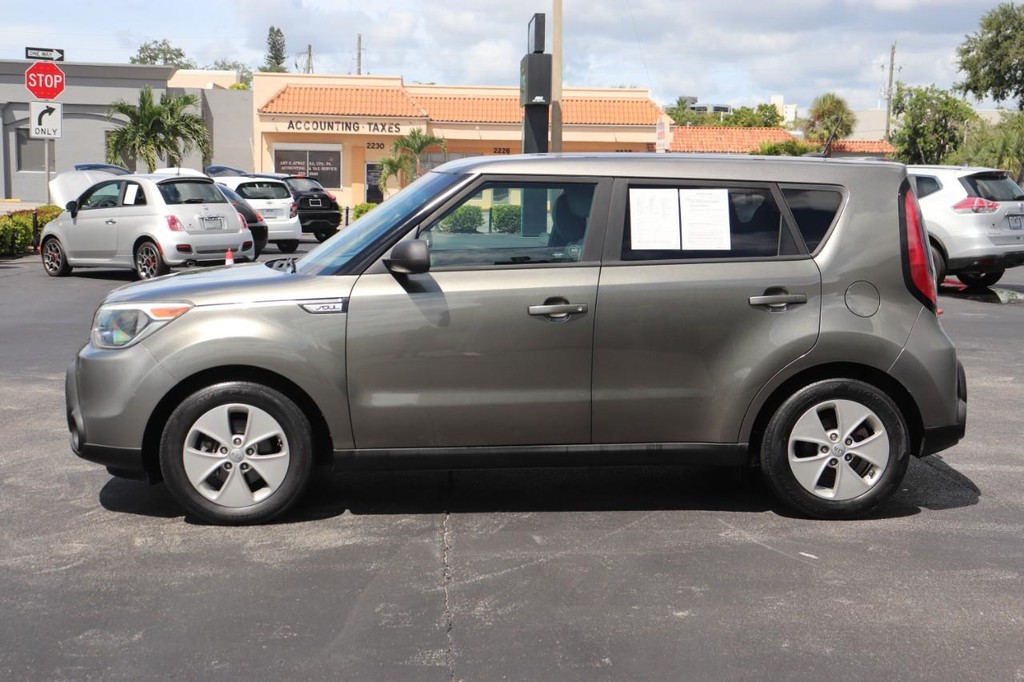 Kia Soul Vehicle Full-screen Gallery Image 04