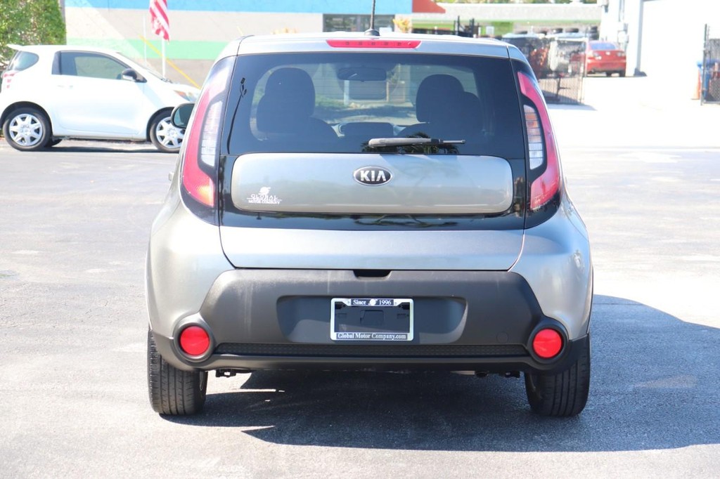 Kia Soul Vehicle Full-screen Gallery Image 07