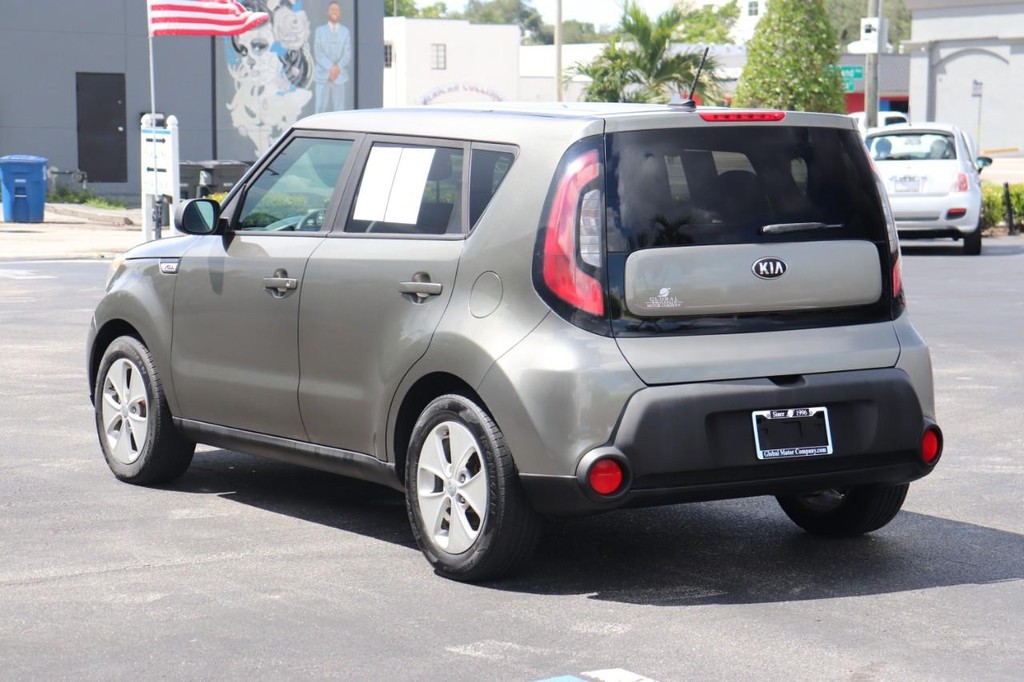 Kia Soul Vehicle Full-screen Gallery Image 09