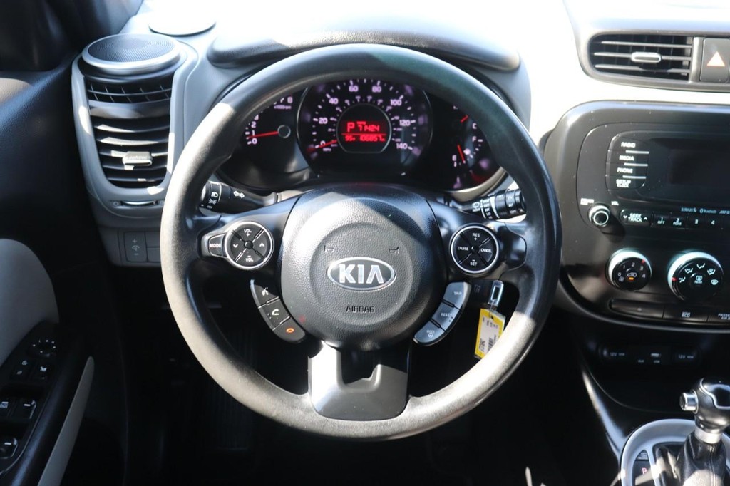 Kia Soul Vehicle Full-screen Gallery Image 24