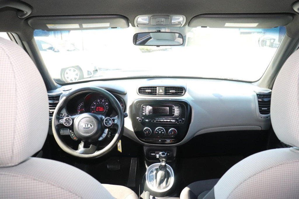 Kia Soul Vehicle Full-screen Gallery Image 25