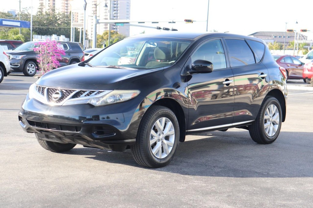Nissan Murano Vehicle Full-screen Gallery Image 03