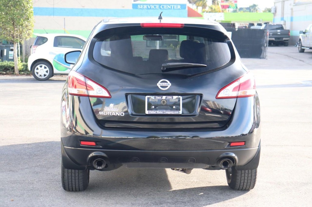 Nissan Murano Vehicle Full-screen Gallery Image 07