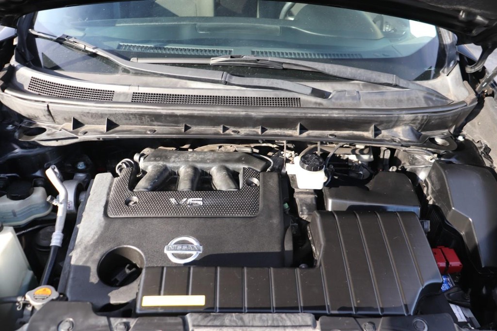 Nissan Murano Vehicle Full-screen Gallery Image 10