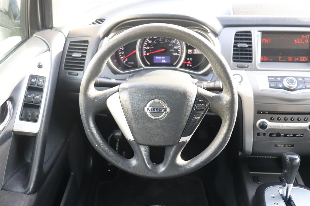 Nissan Murano Vehicle Full-screen Gallery Image 24
