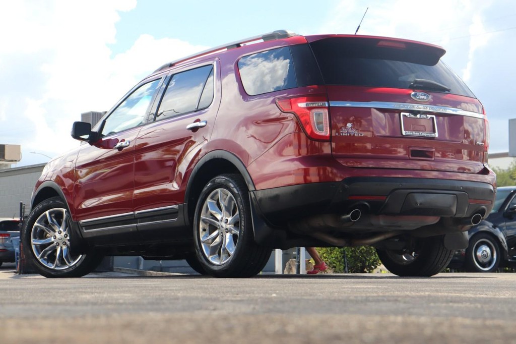 Ford Explorer Vehicle Full-screen Gallery Image 28