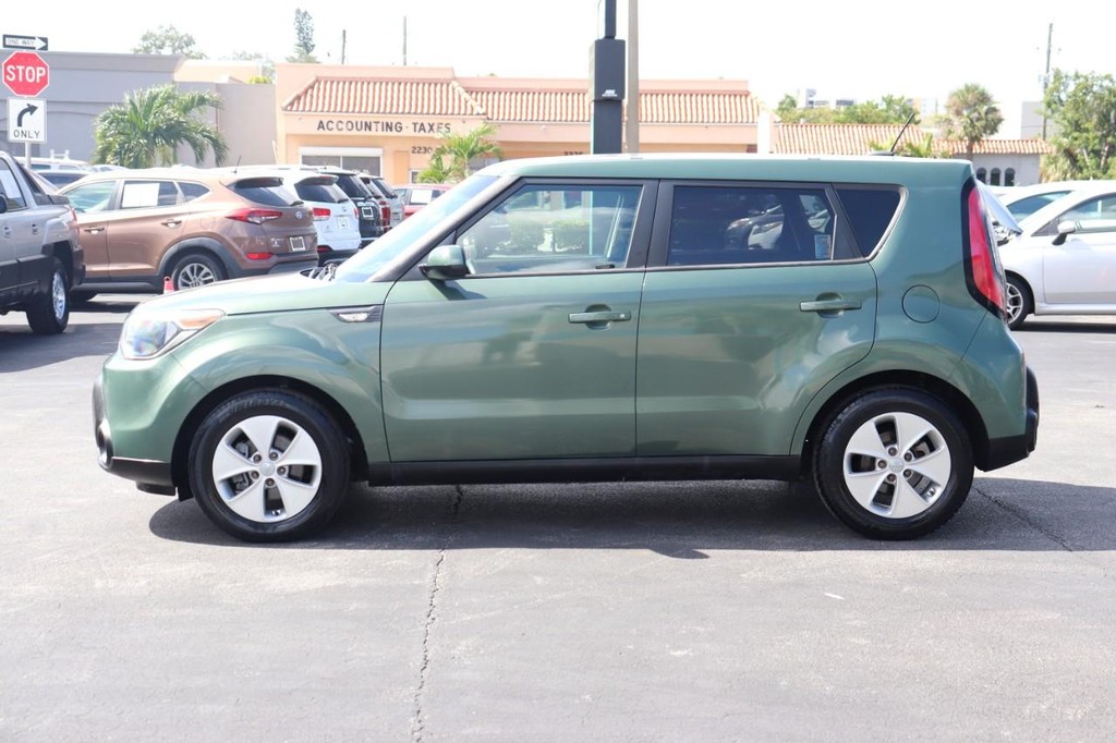 Kia Soul Vehicle Full-screen Gallery Image 04