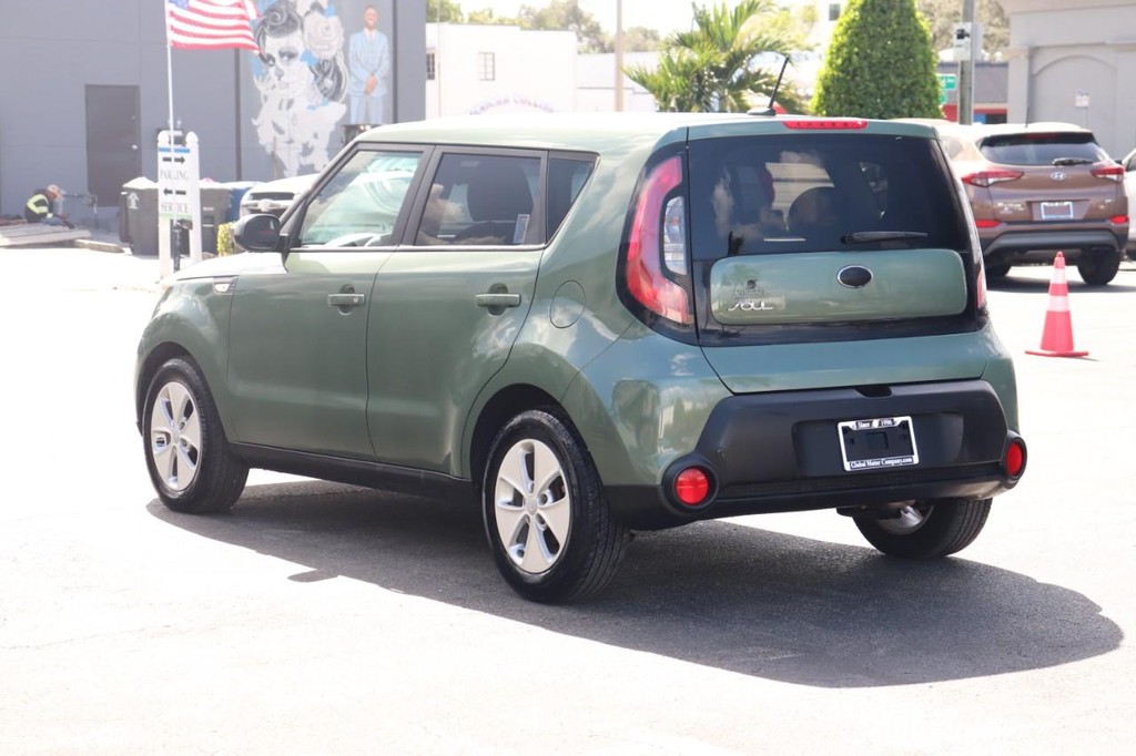 Kia Soul Vehicle Full-screen Gallery Image 06