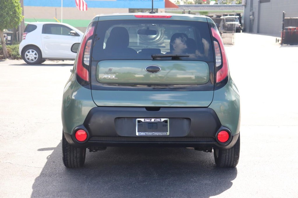 Kia Soul Vehicle Full-screen Gallery Image 07