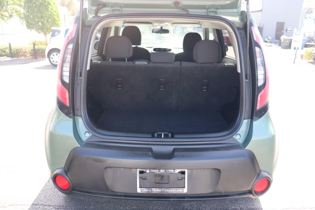 Kia Soul Vehicle Full-screen Gallery Image 17