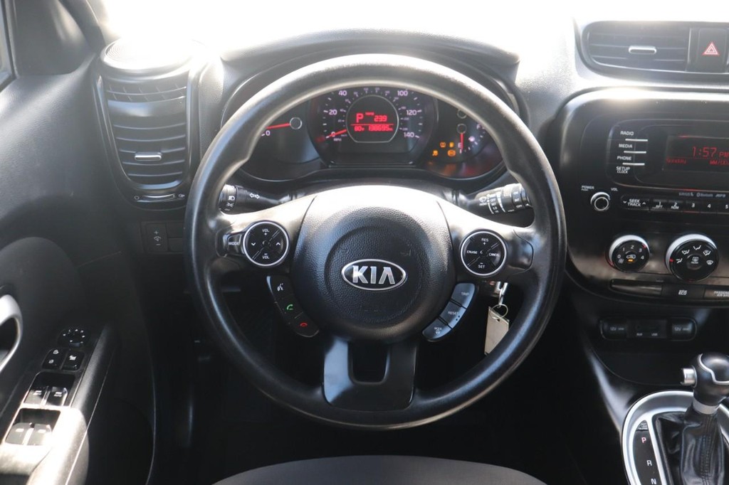 Kia Soul Vehicle Full-screen Gallery Image 24